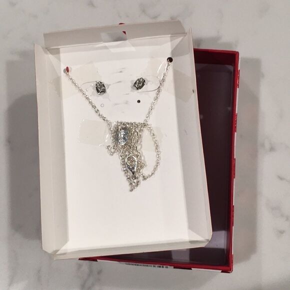 Snowflake CZ Necklace & Earring Christmas Gift Set - Picture 5 of 6